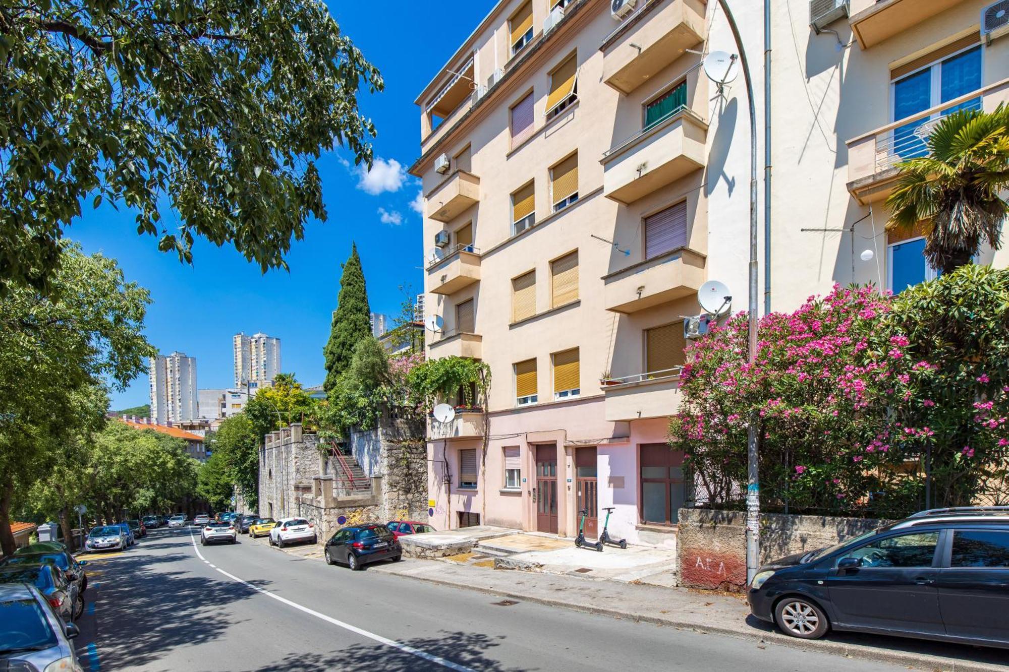 Apartment Tiziano-Belveder With Private Garage Rijeka Extérieur photo